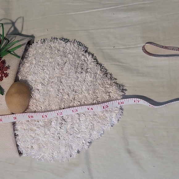 Light up Santa gnome - Picture 3 of 4